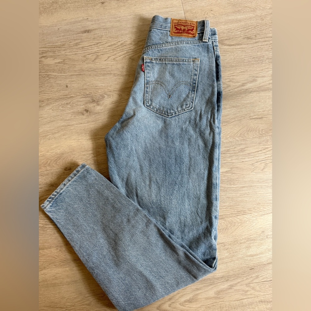 Levi High waisted Mom Jean
